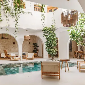 pure-house-marrakech.marrakeshhotelsmorocco.com/